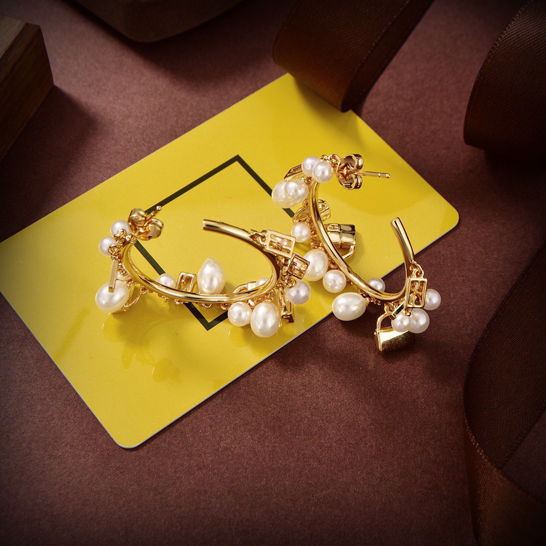 F Buckle Pearl Gold Earrings