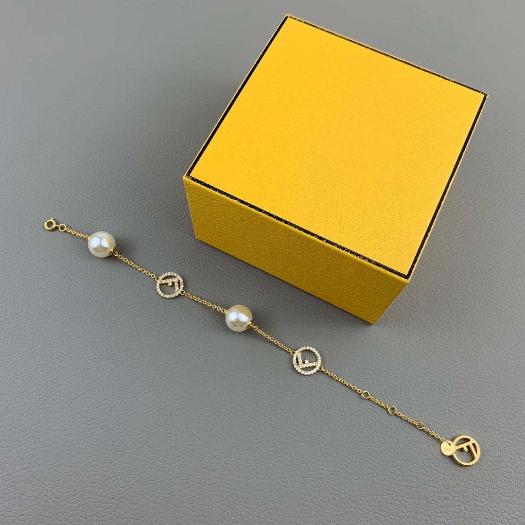 F Bracelet Pearl Gold Diamond