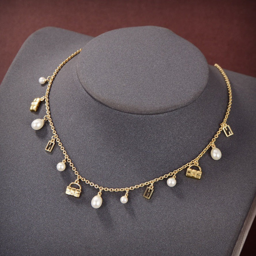Ff Buckled Pearl Gold Necklace