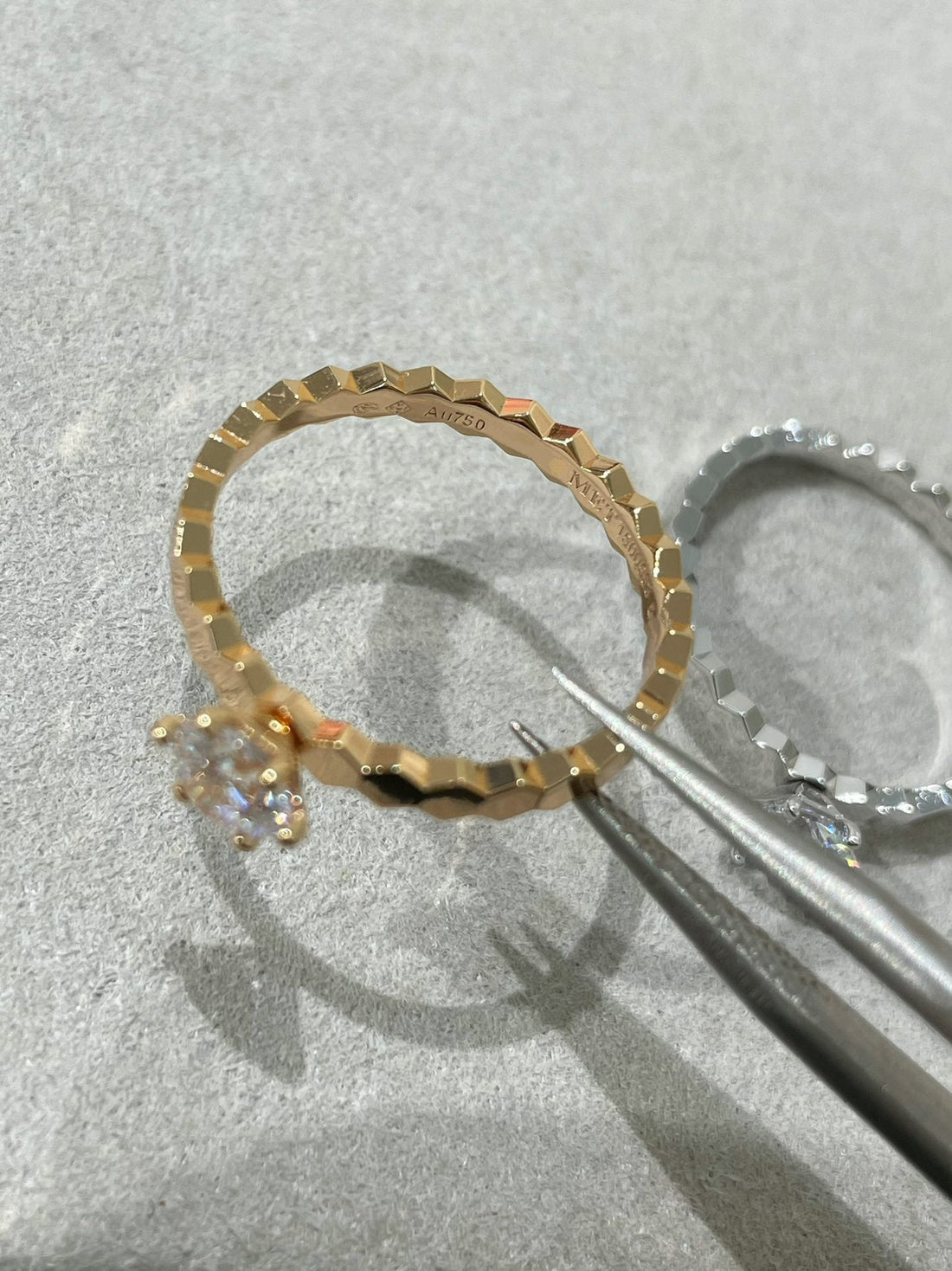 Bee Love Solitaire 1 Diamond Ring