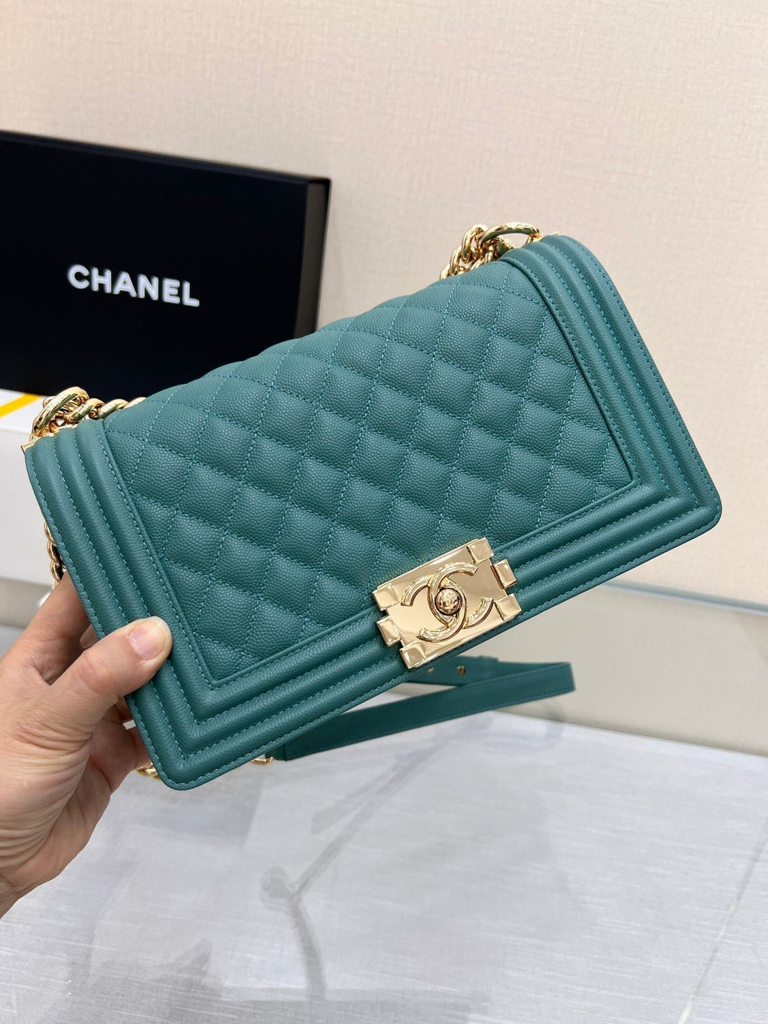 Boy Bag Medium 25 Evergreen Caviar Gold Hardware