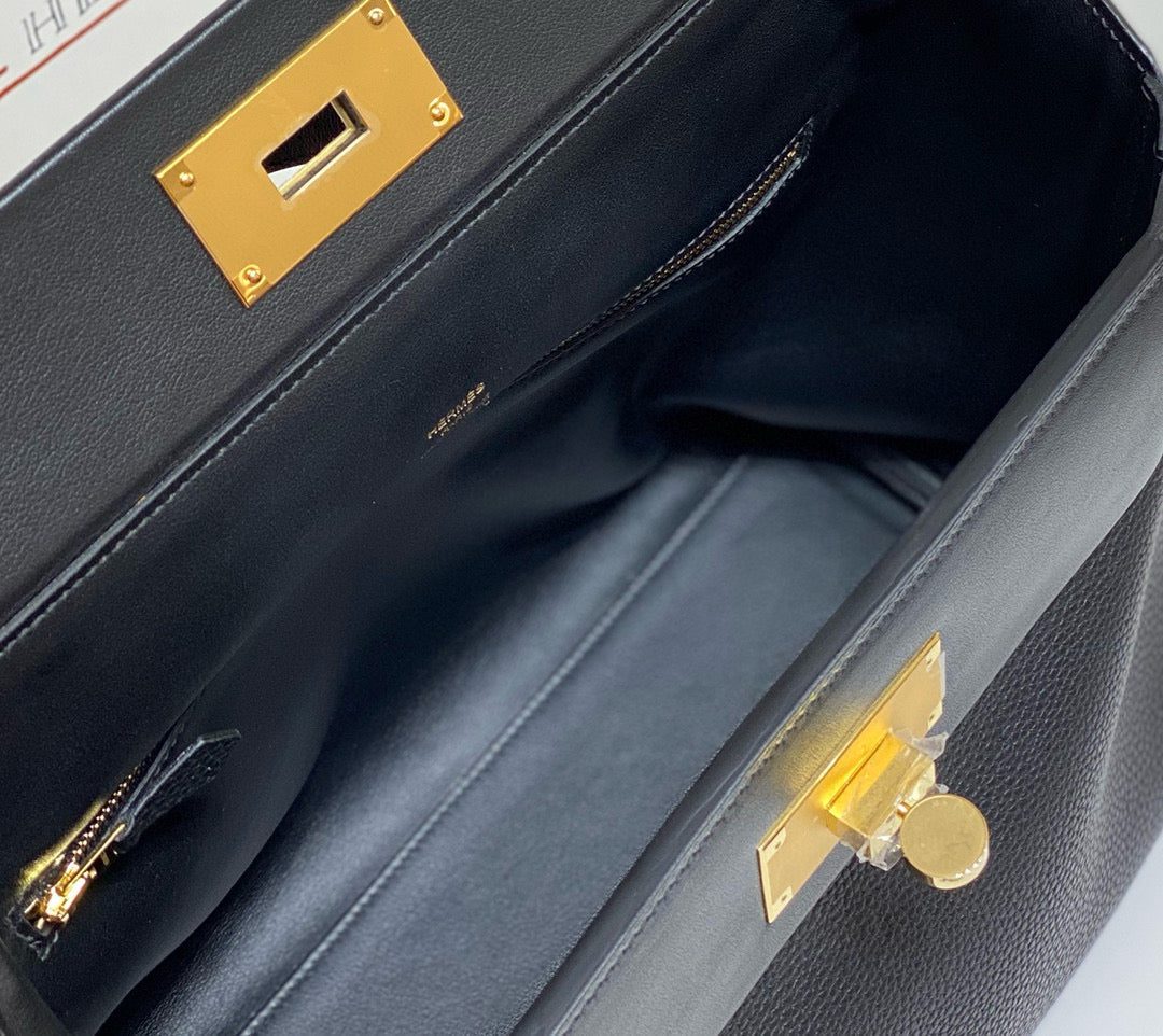 HM Kelly Handbag 29 Black Calfskin