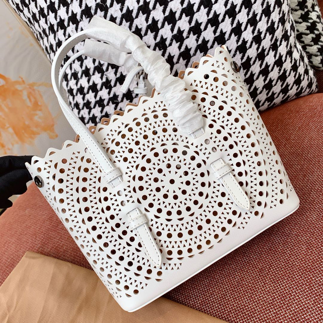 Alaïa Mina 16 Bag White Vienne Wave Calfskin