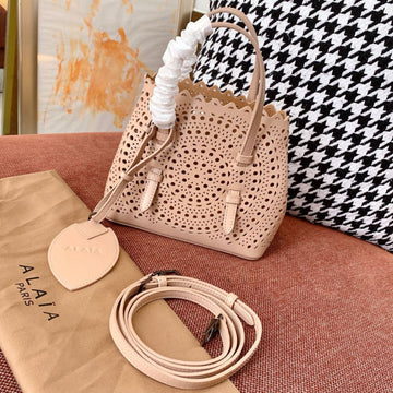 Alaïa Mina 16 Bag Beige Vienne Wave Calfskin