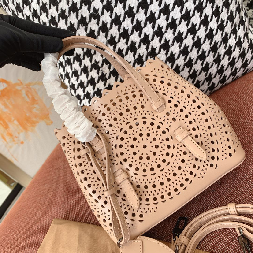Alaïa Mina 16 Bag Beige Vienne Wave Calfskin