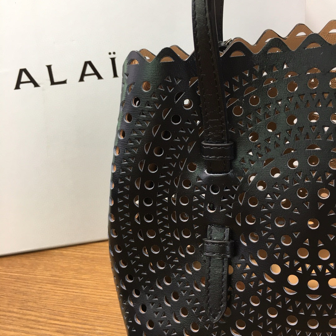 Alaïa Mina 16 Bag Black Vienne Wave Calfskin
