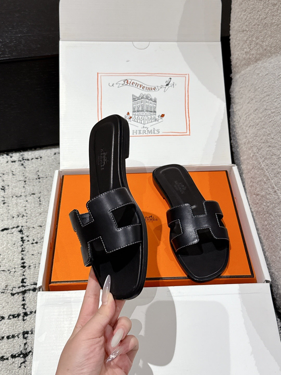 Hm 25 Oran Sandal Black Calfskin White Stiching