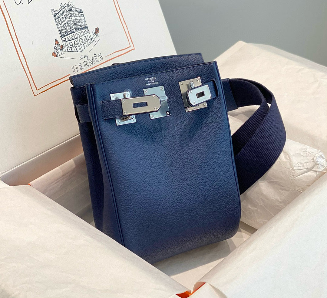 HM Hac A Dos Pm 26CM Navy Blue Togo Leather Silver Hardware