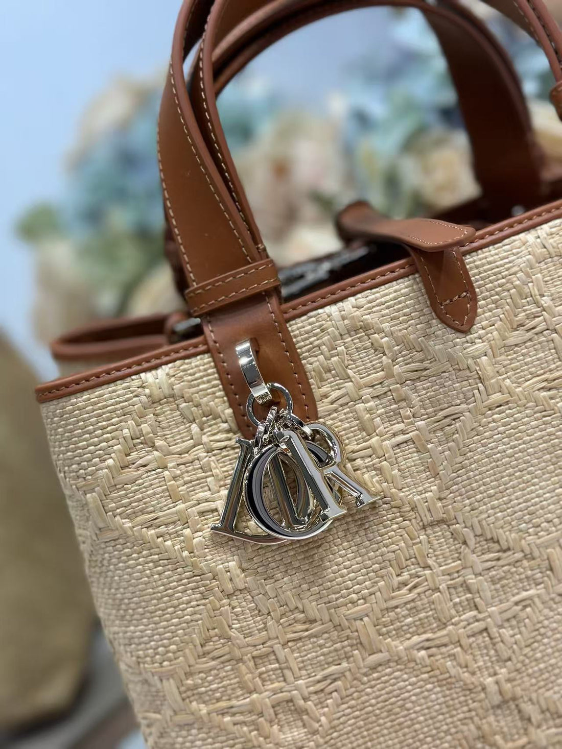 CD Toujours Vertical Tote Bag Brown Coconut Fiber Weaving Paired With Cowhide