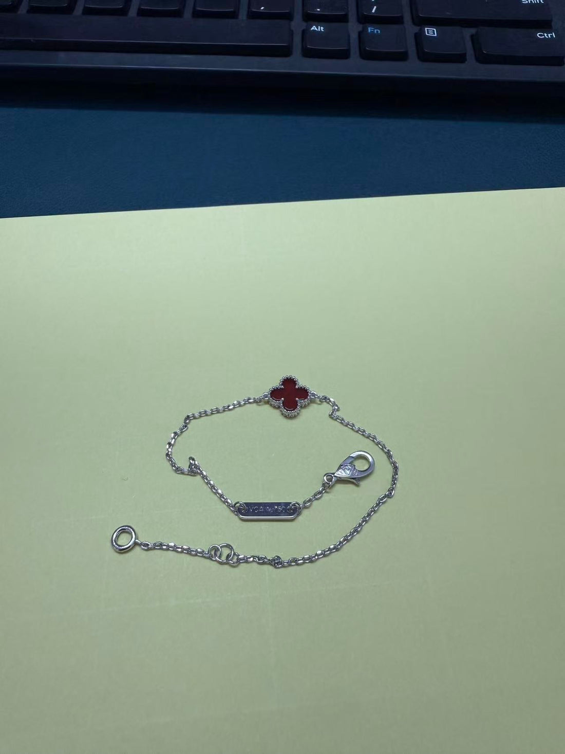 Clover 1 Motif Red Silver Bracelet
