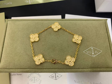 Clover 5 Motifs Bracelet