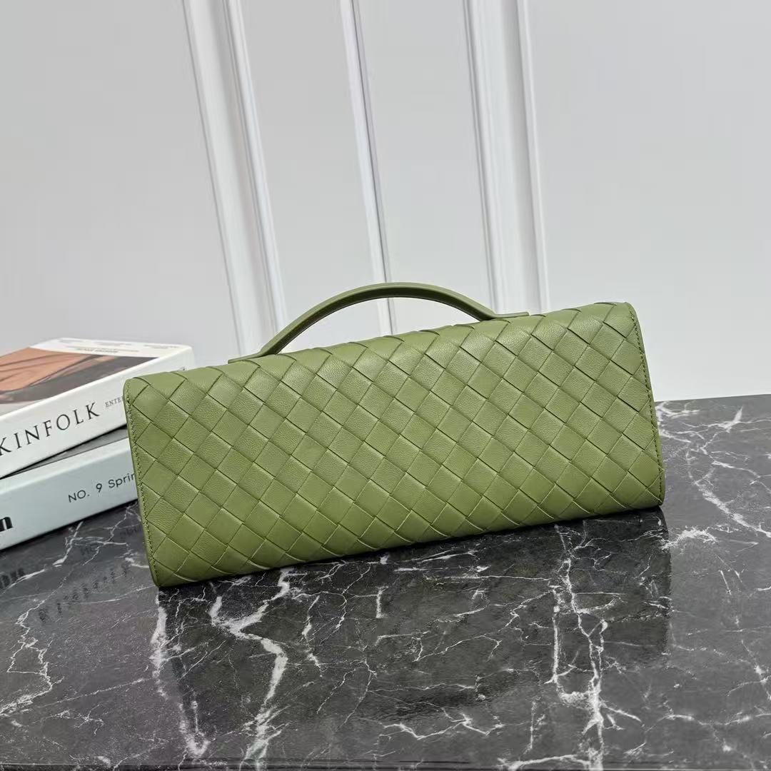 Bottega Veneta 2026 Andiamo Clutch 31CM Green Leather