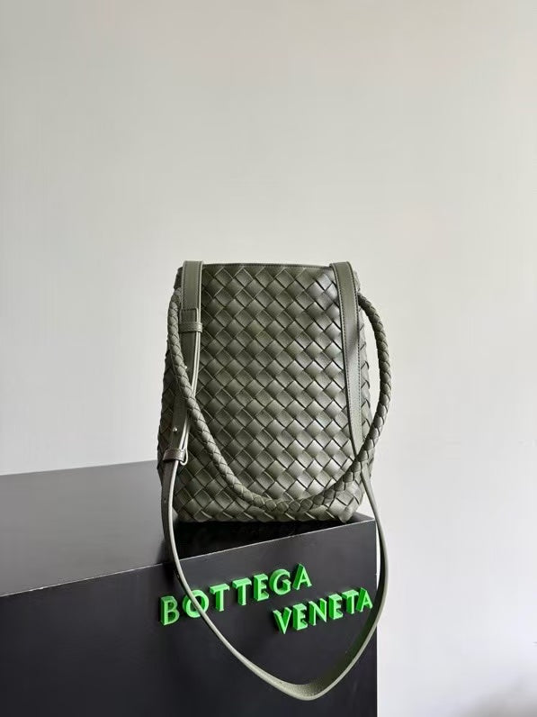 Bv Andiamo Small Bucket Bag Olive Green 30CM Lambskin 855758