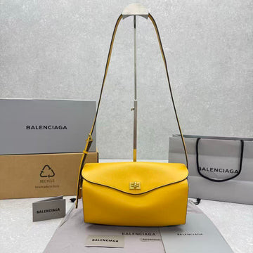 Bg Le 7 Shoulder Bag Yellow Calfksin