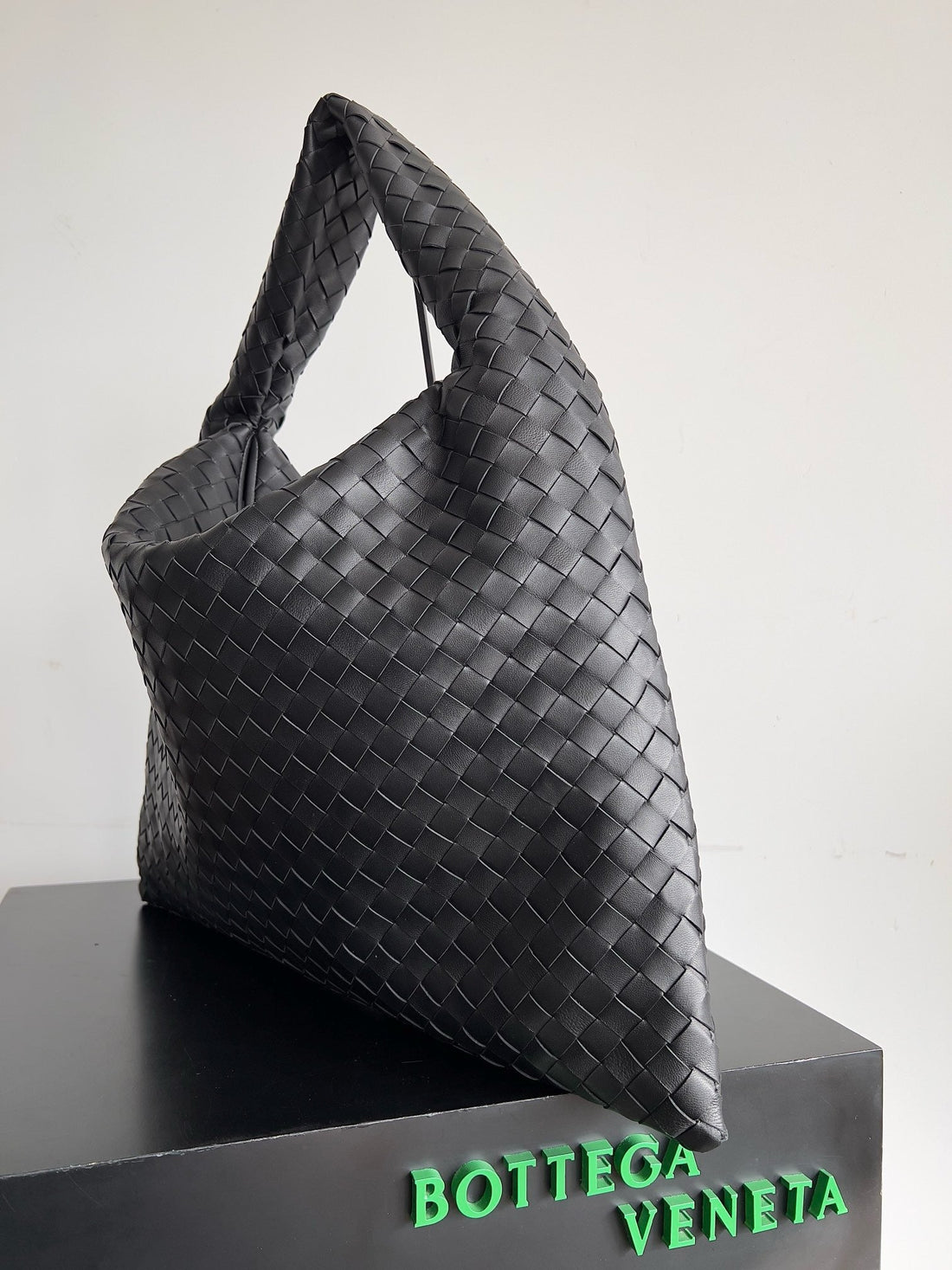 Bv Large Intrecciato 54CM Hobo Bag Black Calfskin