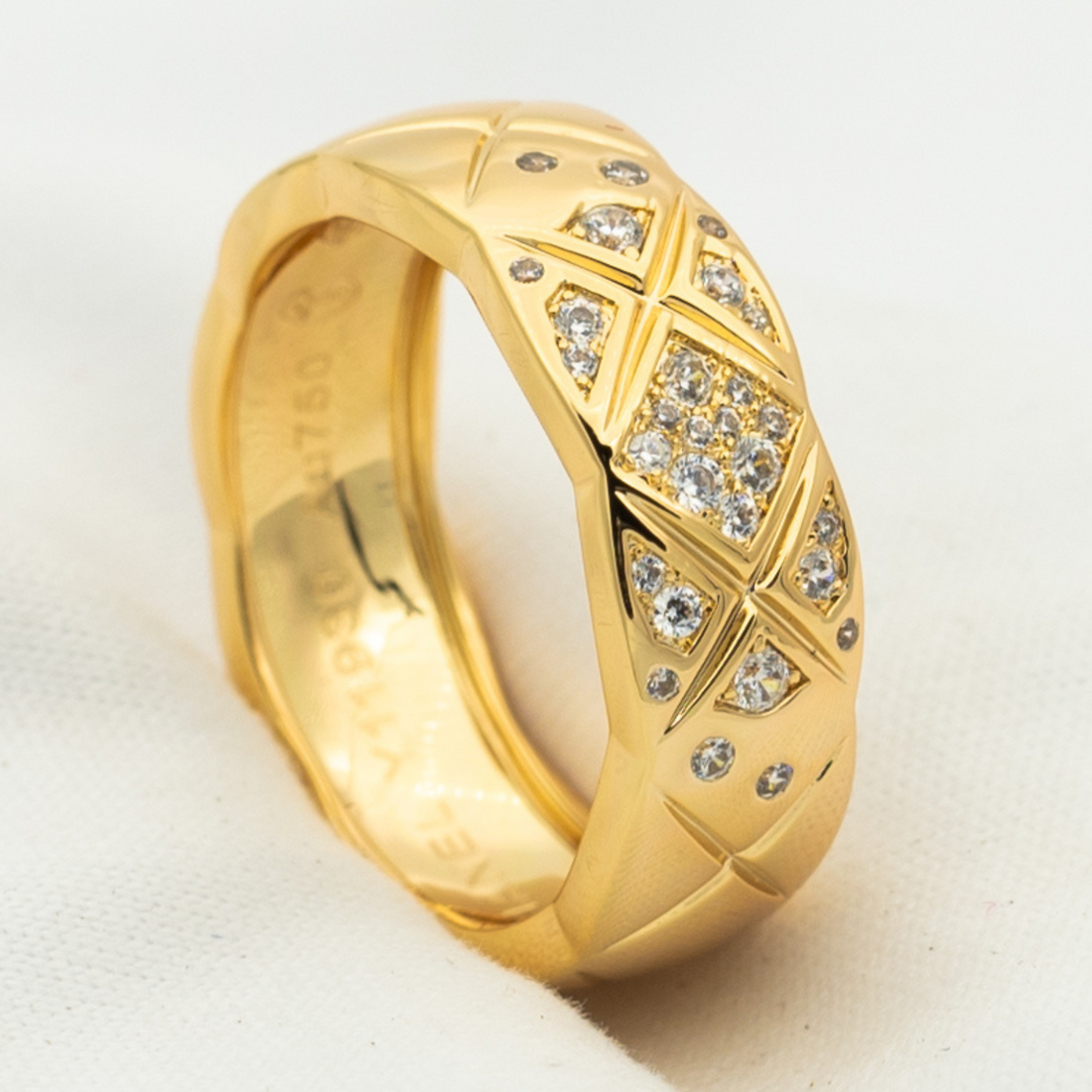 Crush Ring 6.8mm Pink Gold Diamonds Quilted