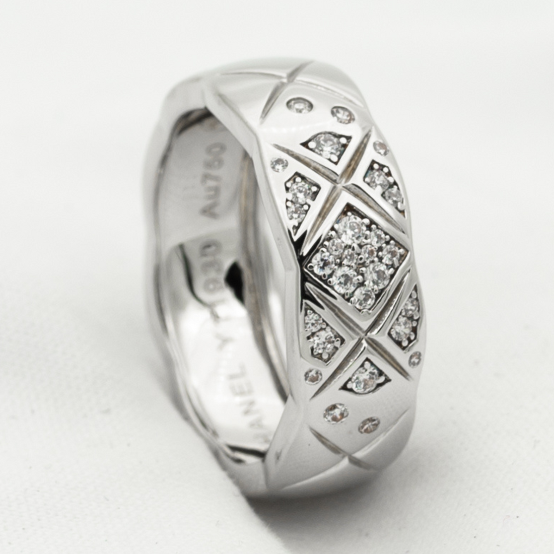 Crush Ring 6.8mm Silver Diamonds Quilted