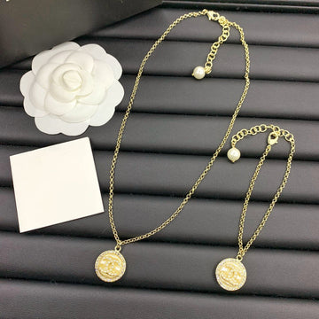 Double C Pearl Necklace Gold Diamond