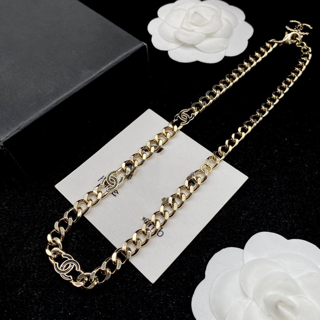 CC Black Necklace Gold Diamond