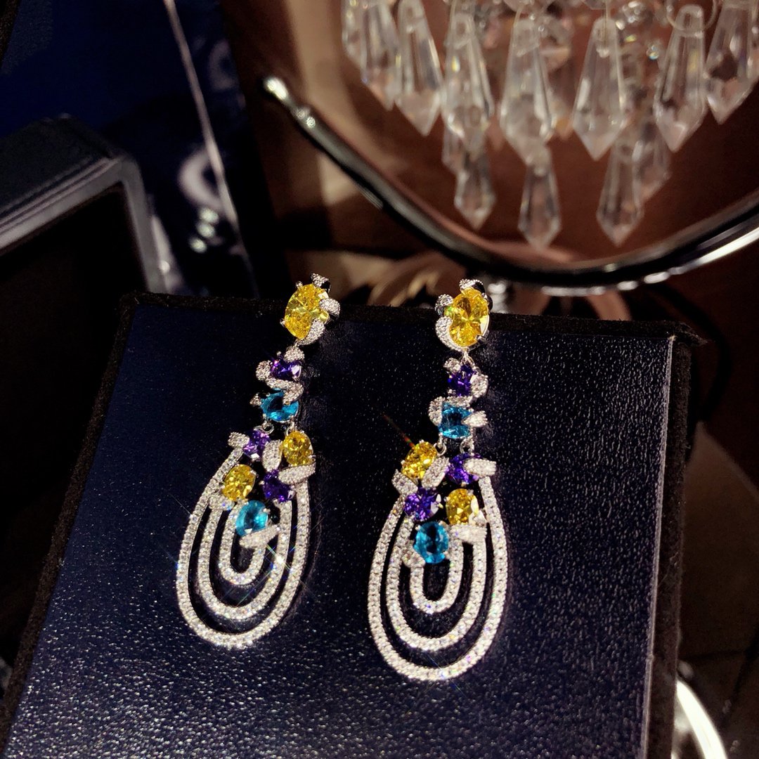 Gra Multicolor Diamond Drop Earrings