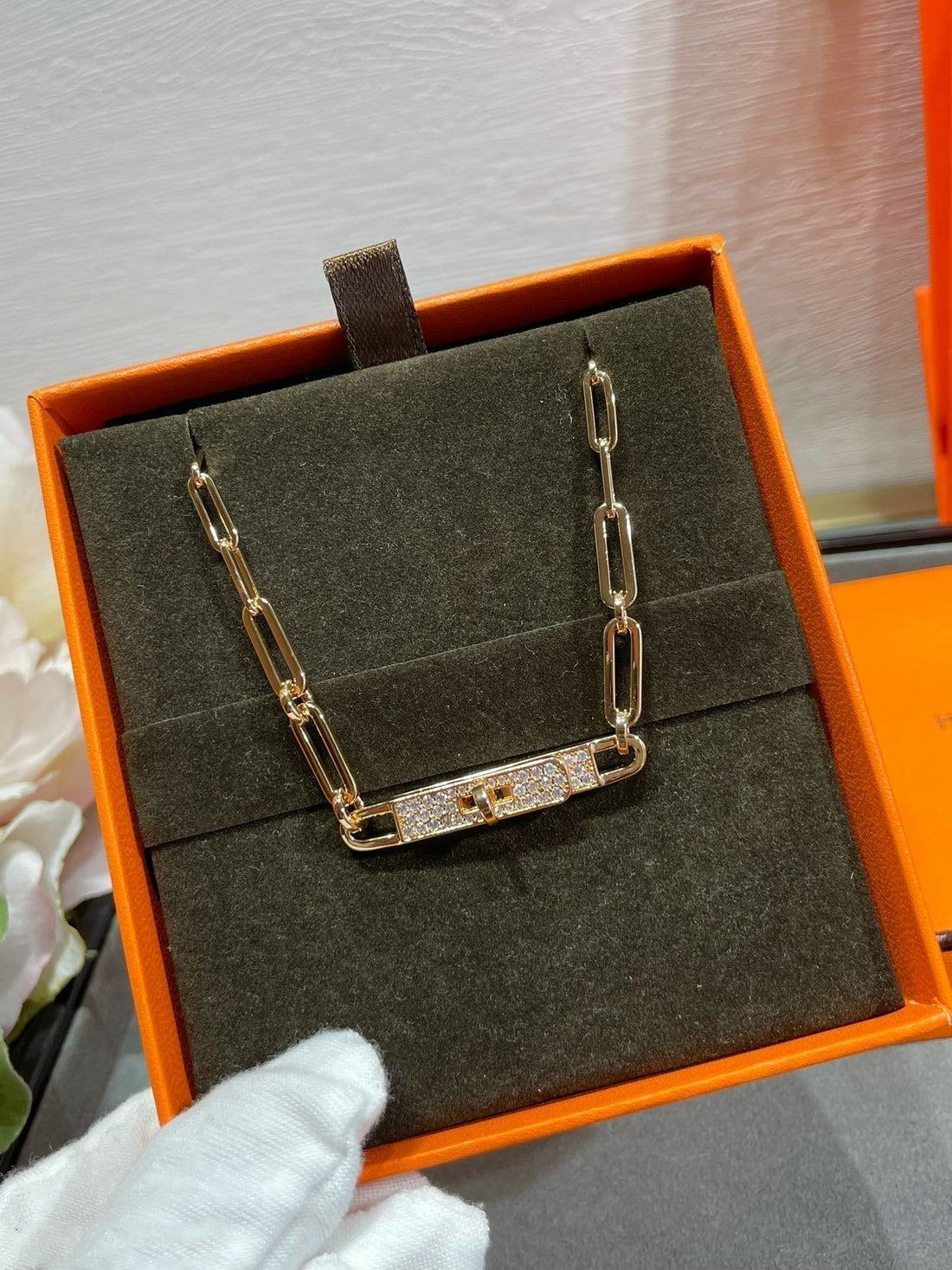 Hm Kelly Chaine Choker Necklace