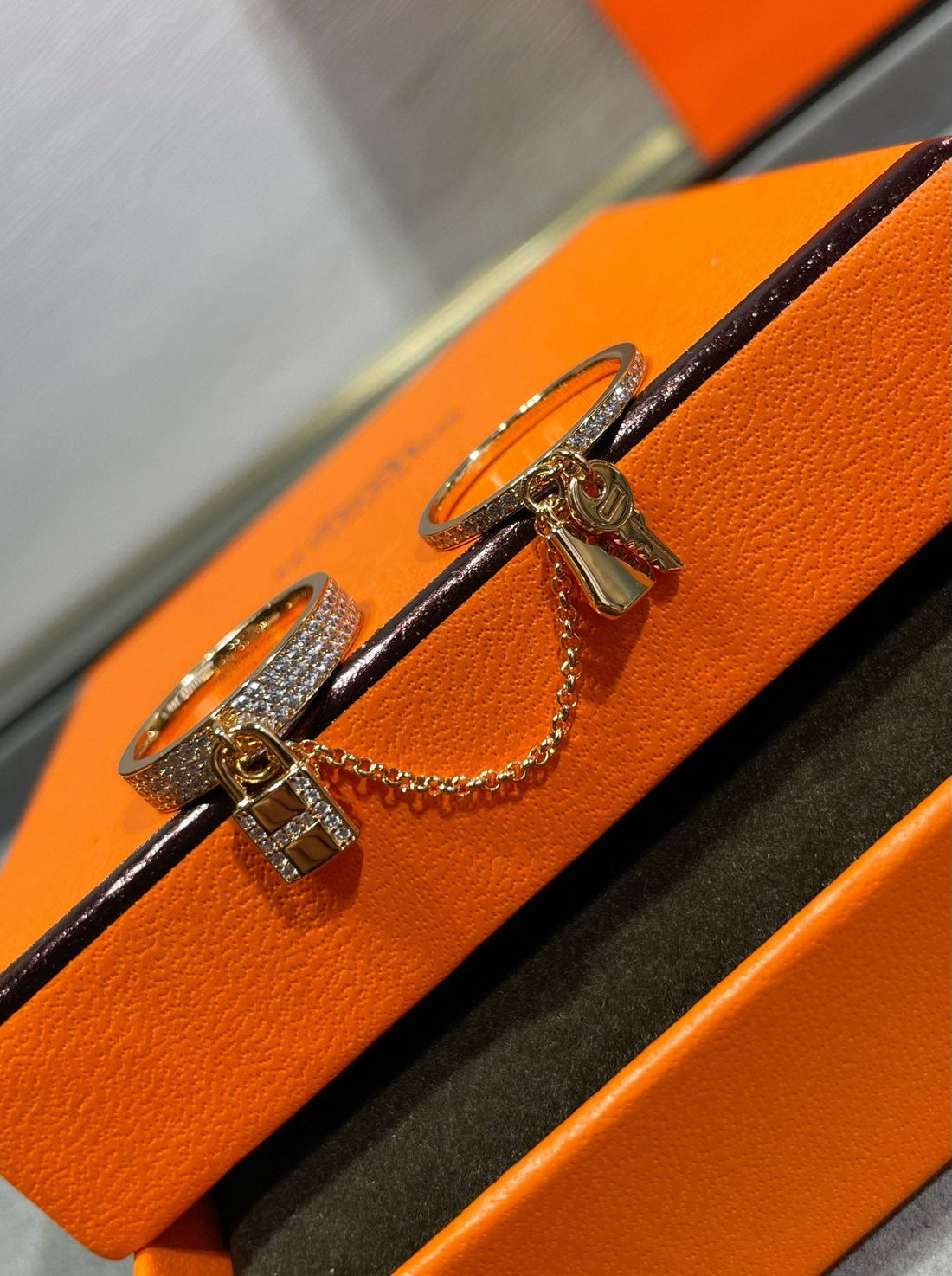 Hm Kelly Clochette Double Ring In Rose Gold With Diamonds