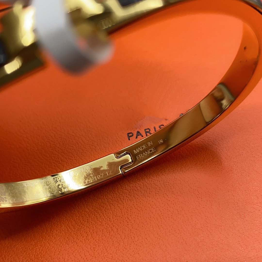 Classic Hm Clic Black 8MM Enamel Bracelet