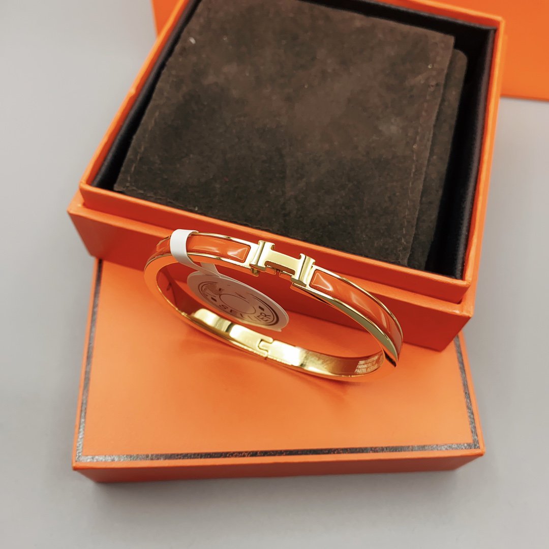 Classic Hm Clic Red 8MM Enamel Bracelet