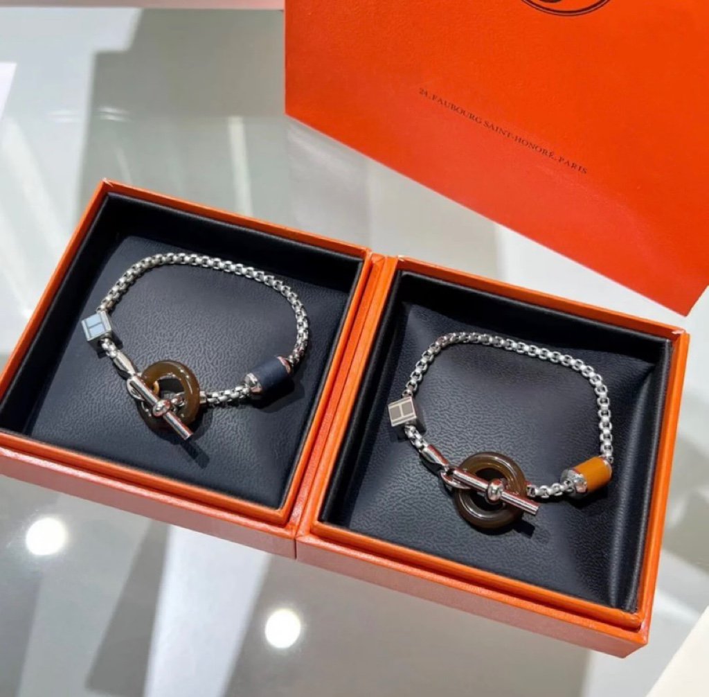 Hm Black Circle Silver Bracelet