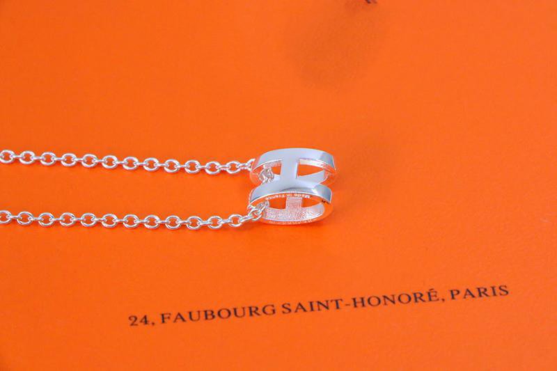 Hm Necklace H Letter Oval Series