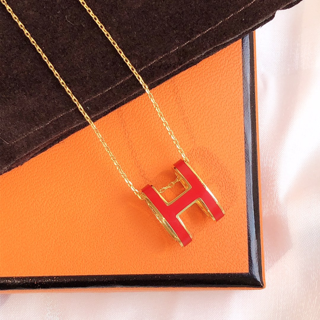 Hm Clic Red Enamel Gold Necklace
