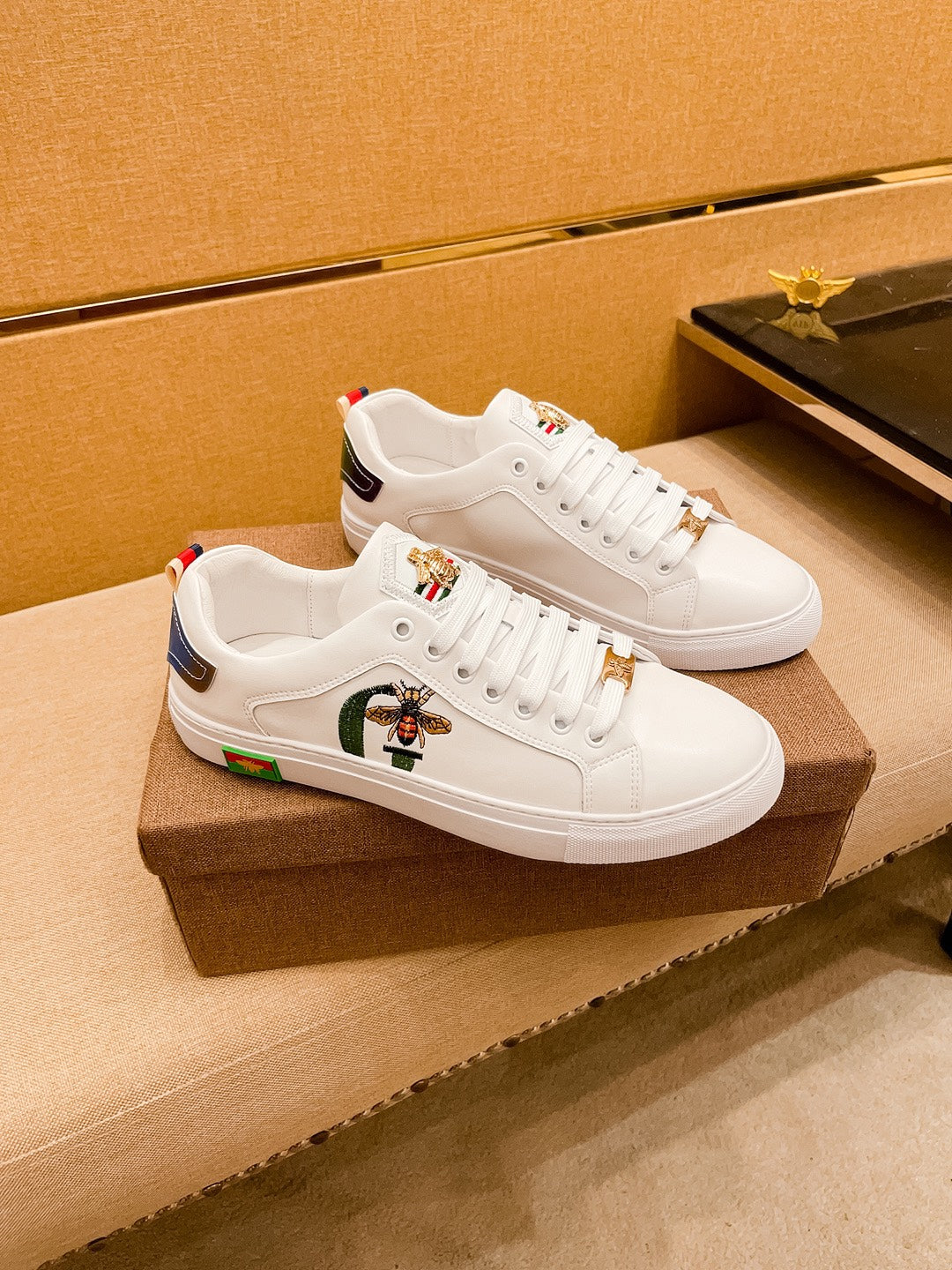 GG Ace Embroidered White Bee