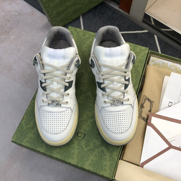 GG White Distressed Effect