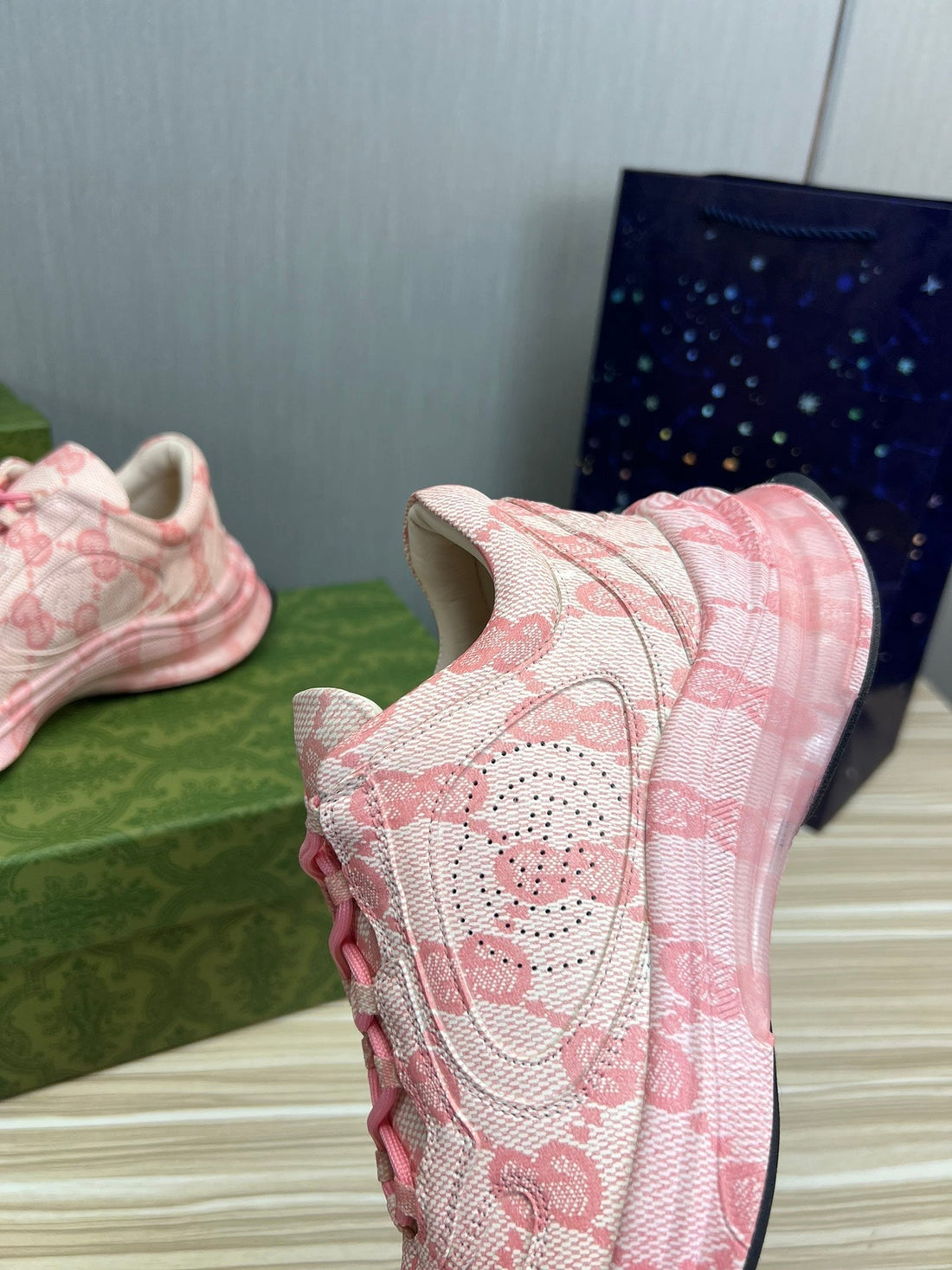 GG Run Pink Leather Sneakers