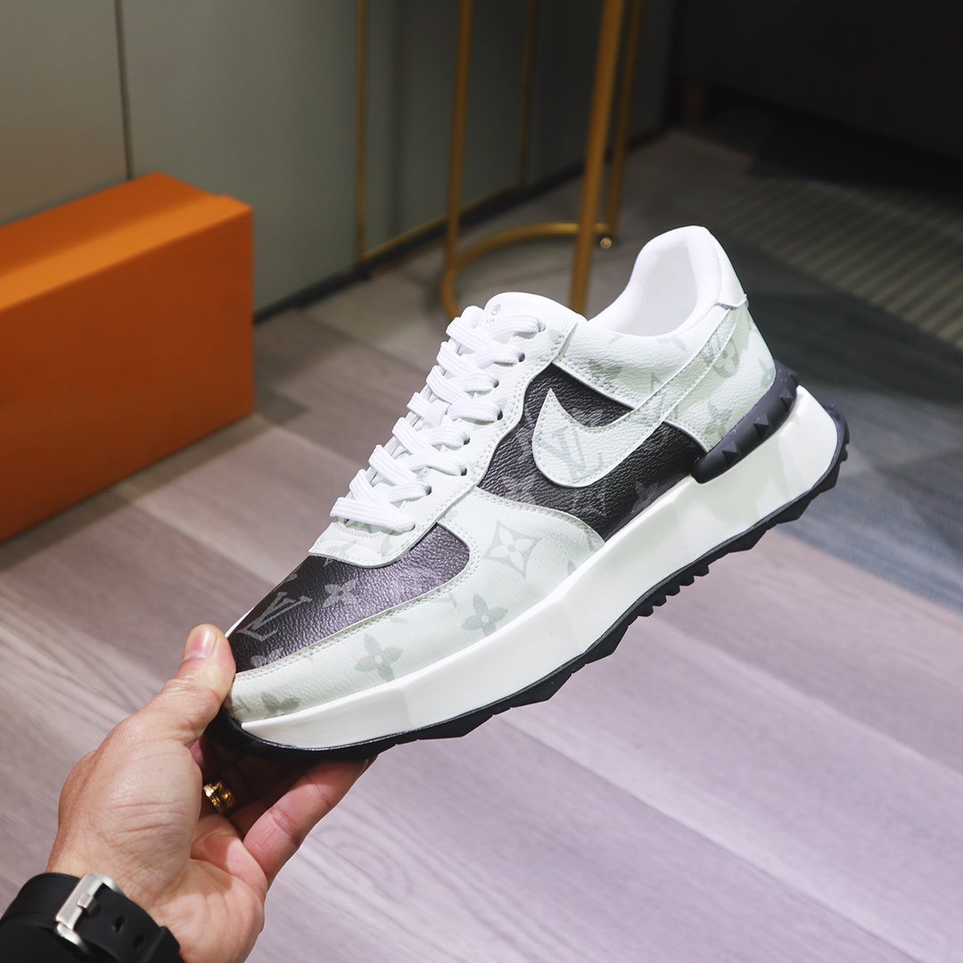 LV Sneaker Monogram Black White