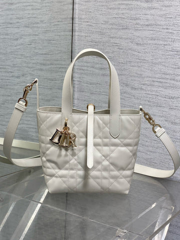 CD Small Toujours Vertical 18CM White Calfskin