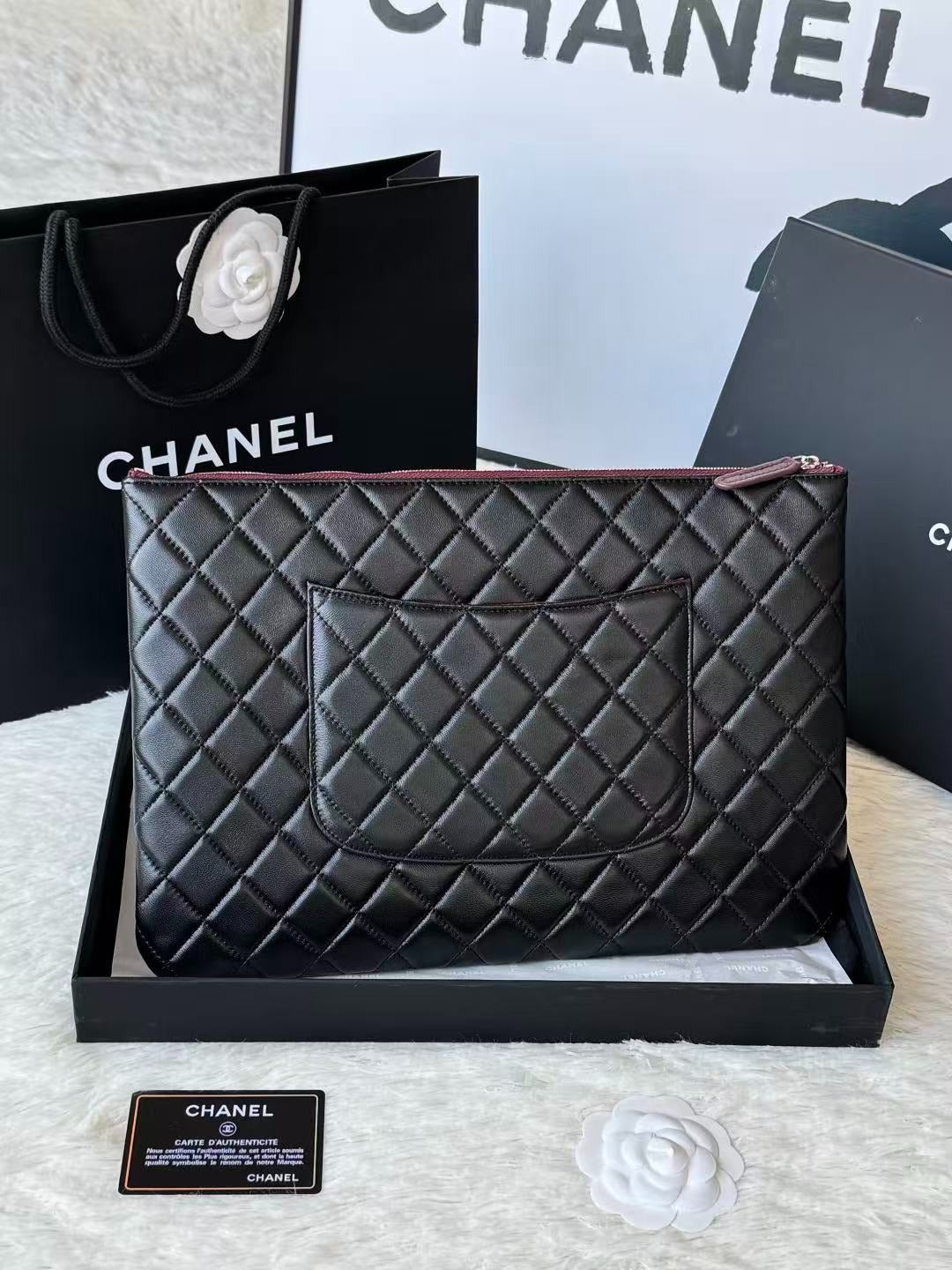 CC 26S Large 2.55 Pouch Black Caviar