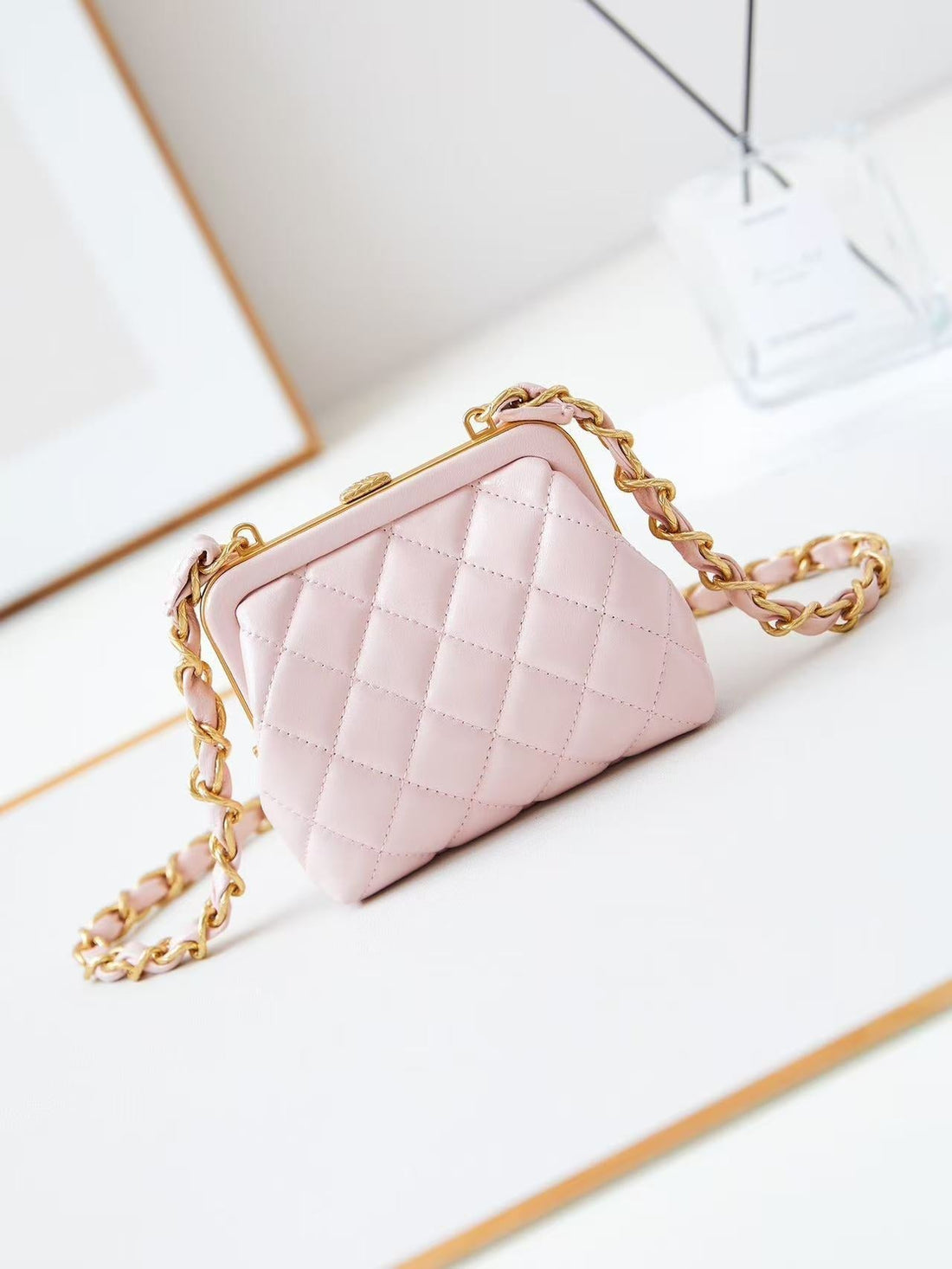 CC 24A Bowknot Kiss Lock Clutch Bag With Chain 13CM Pink Lambskin