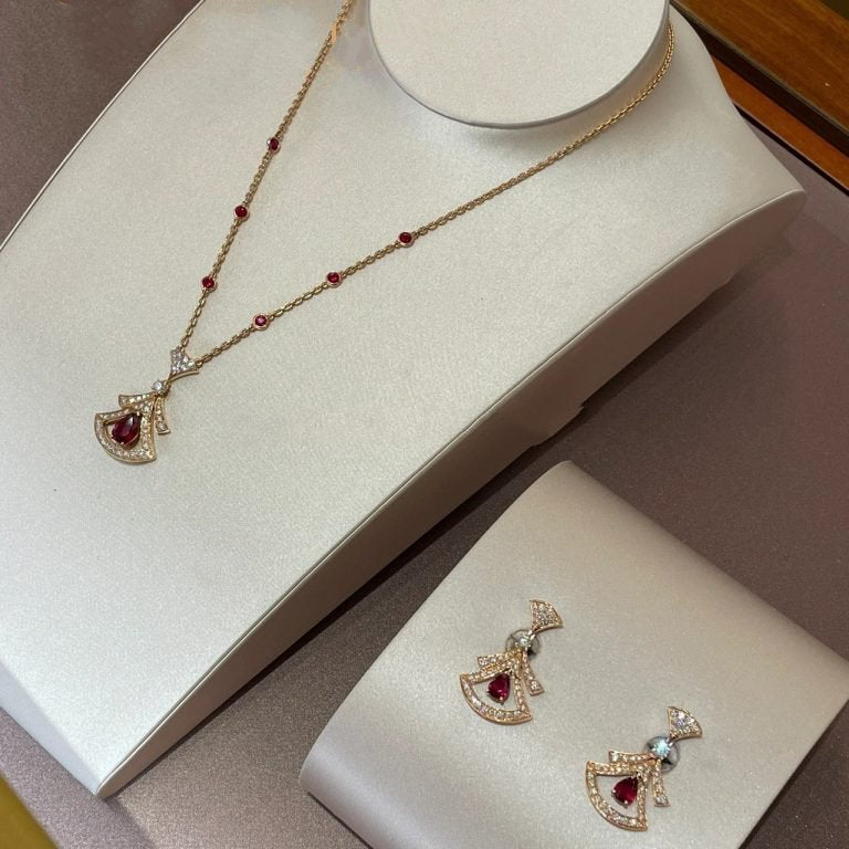 Dream Necklace Carnelian Diamond Pink Gold