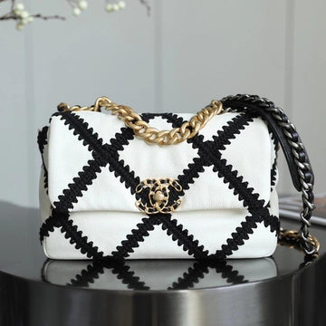19 Flap Bag 26 White Black Calfskin