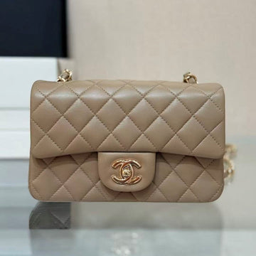 Medium Classic Flap Bag 23CM Light Beige Lambskin Gold Hardware