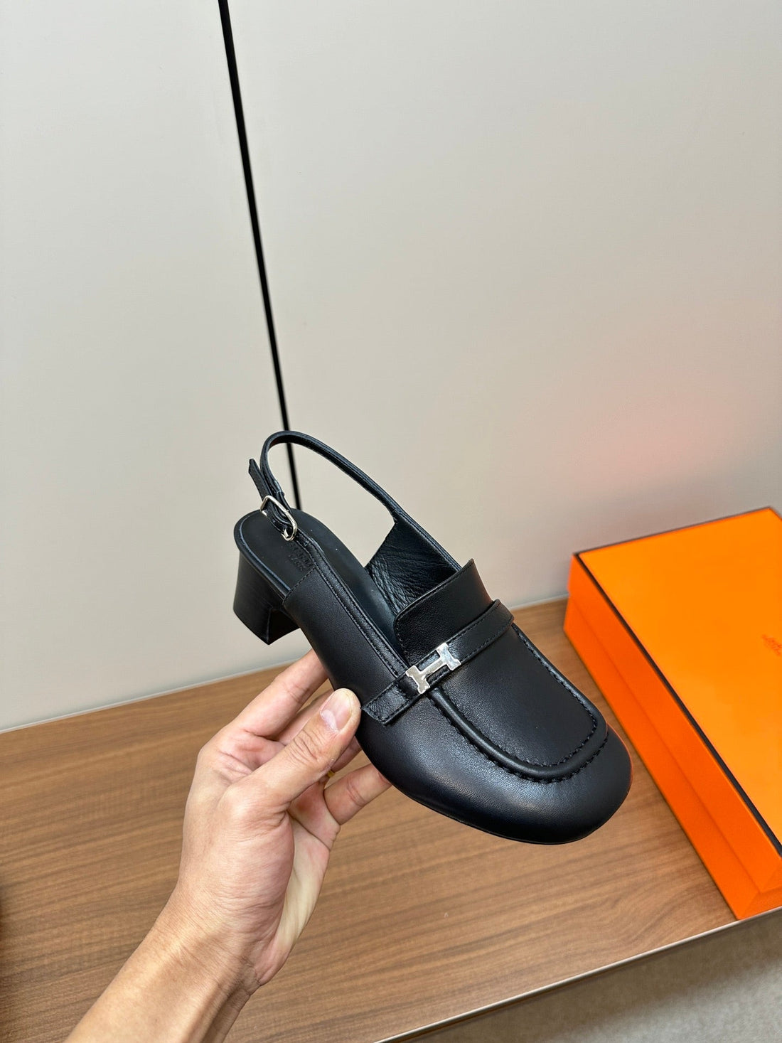 Infinie 50 Pump Black