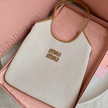 Ivy 40 Tote In White Canvas