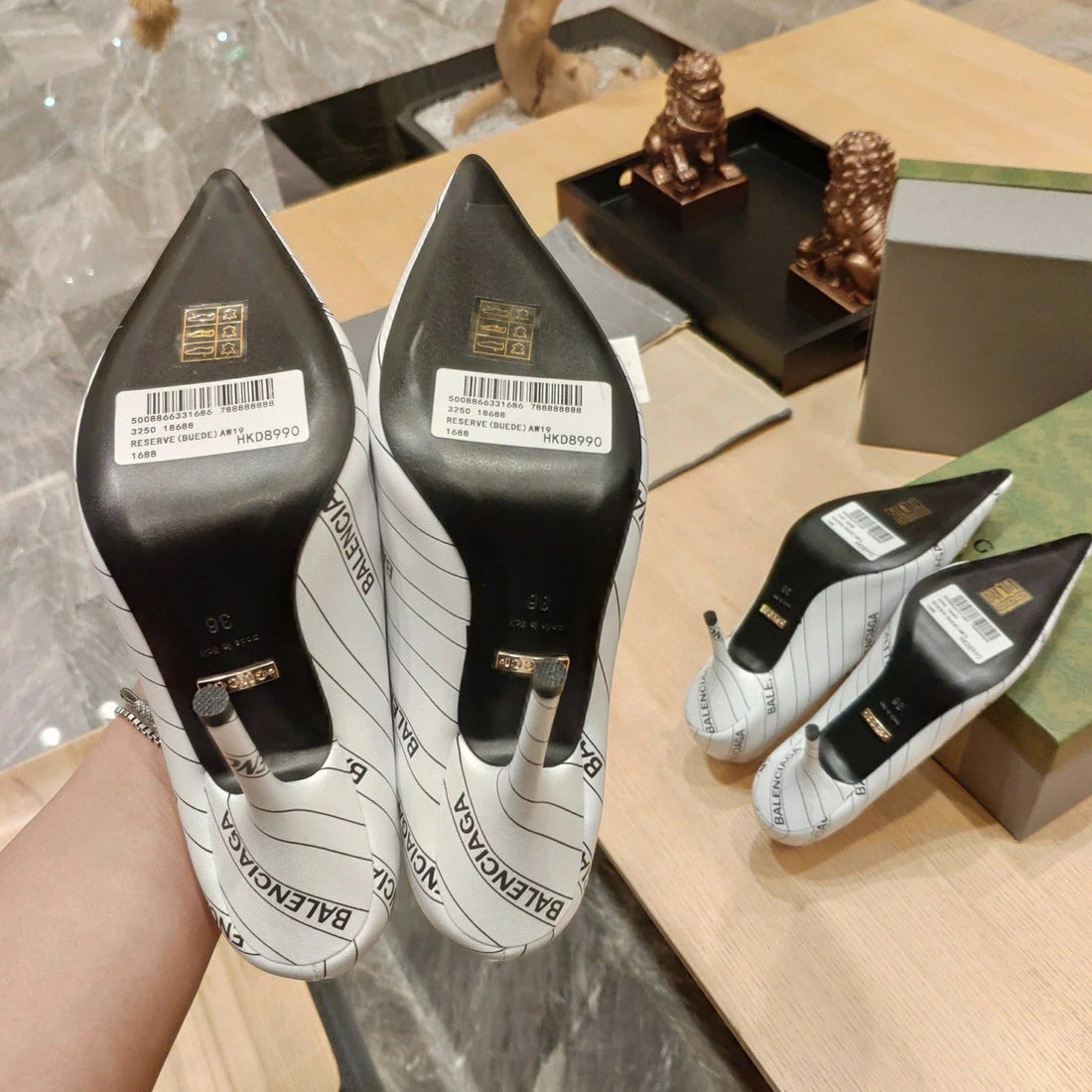 Balenciaga X Gc 26S High Heel Pump White Black Sheepskin 681311