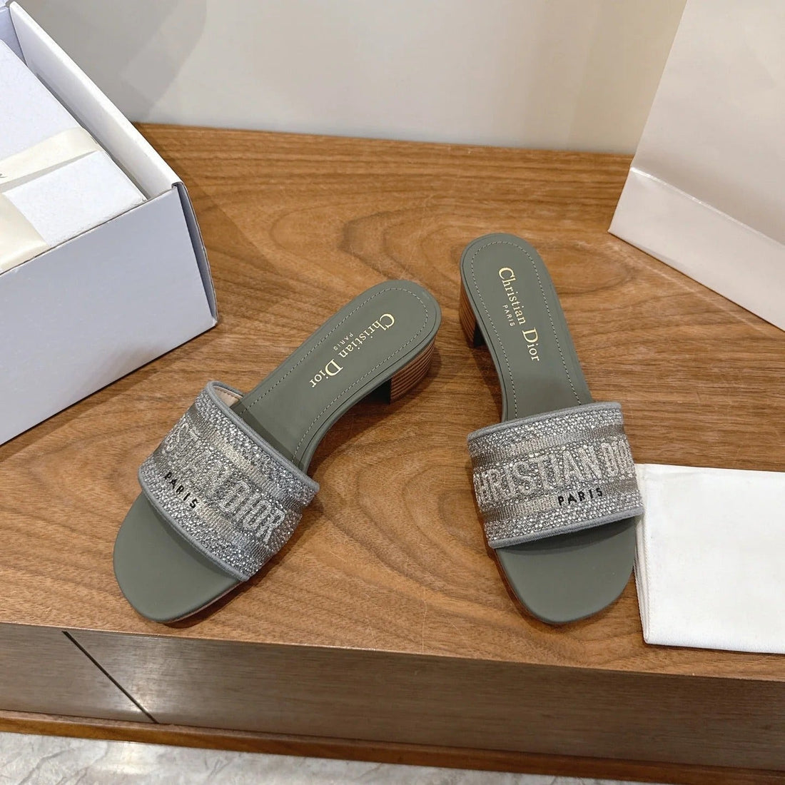 CD 26S Embroidered Sandals Olive Green Leather 685608