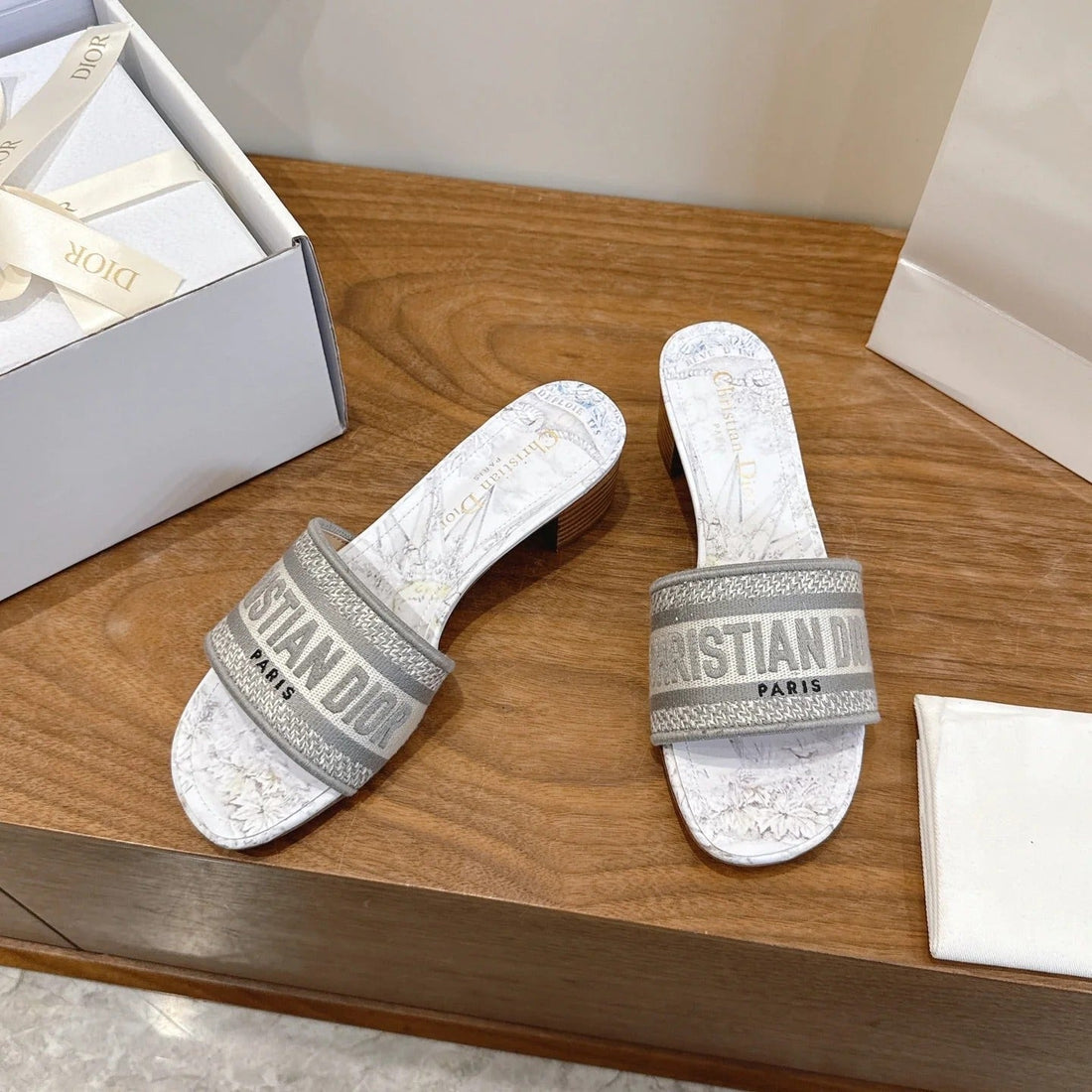 CD 26S Embroidered Sandals Canvas Cowhide 685577