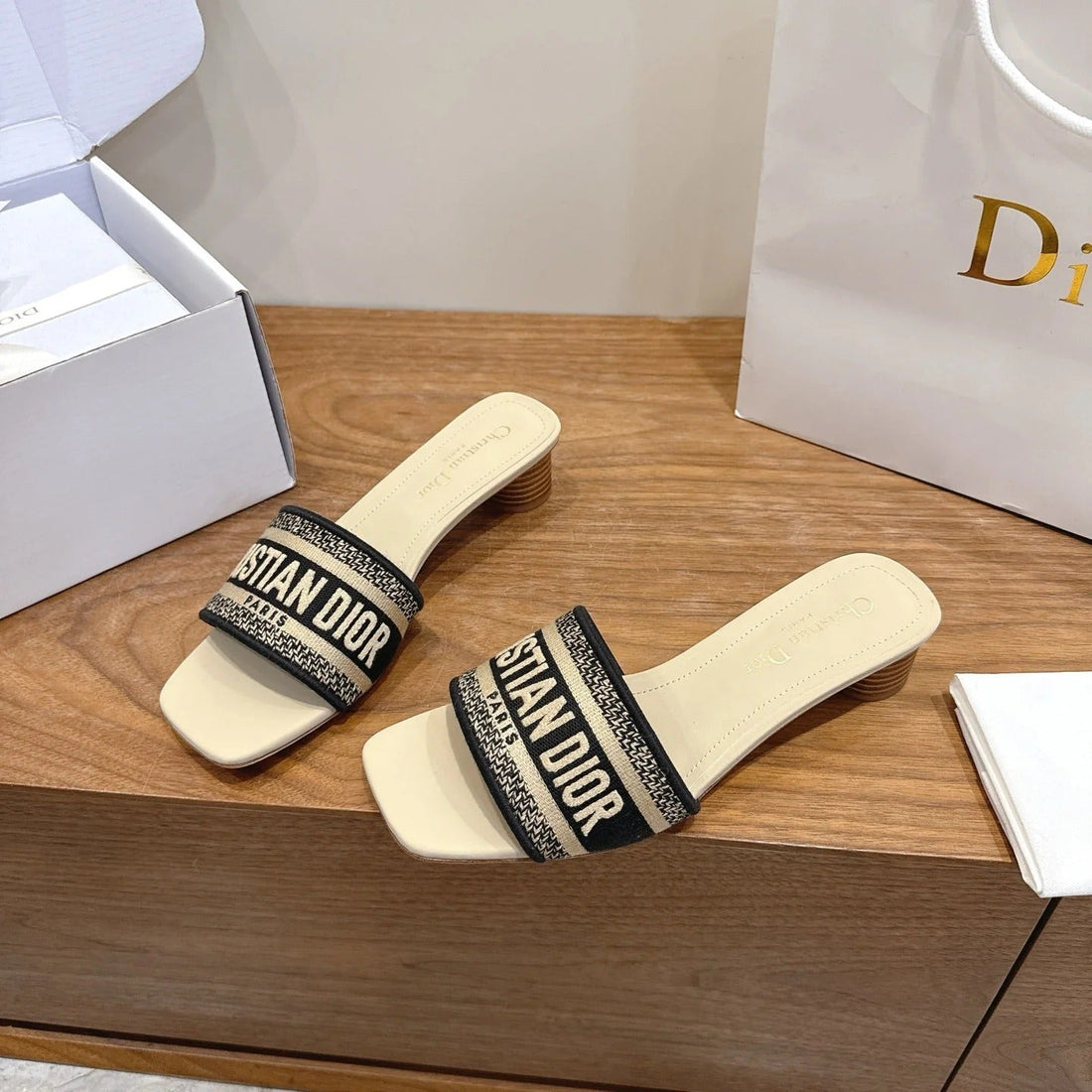 CD 26S Square -- Toed Sandals Canvas Cowhide 685446