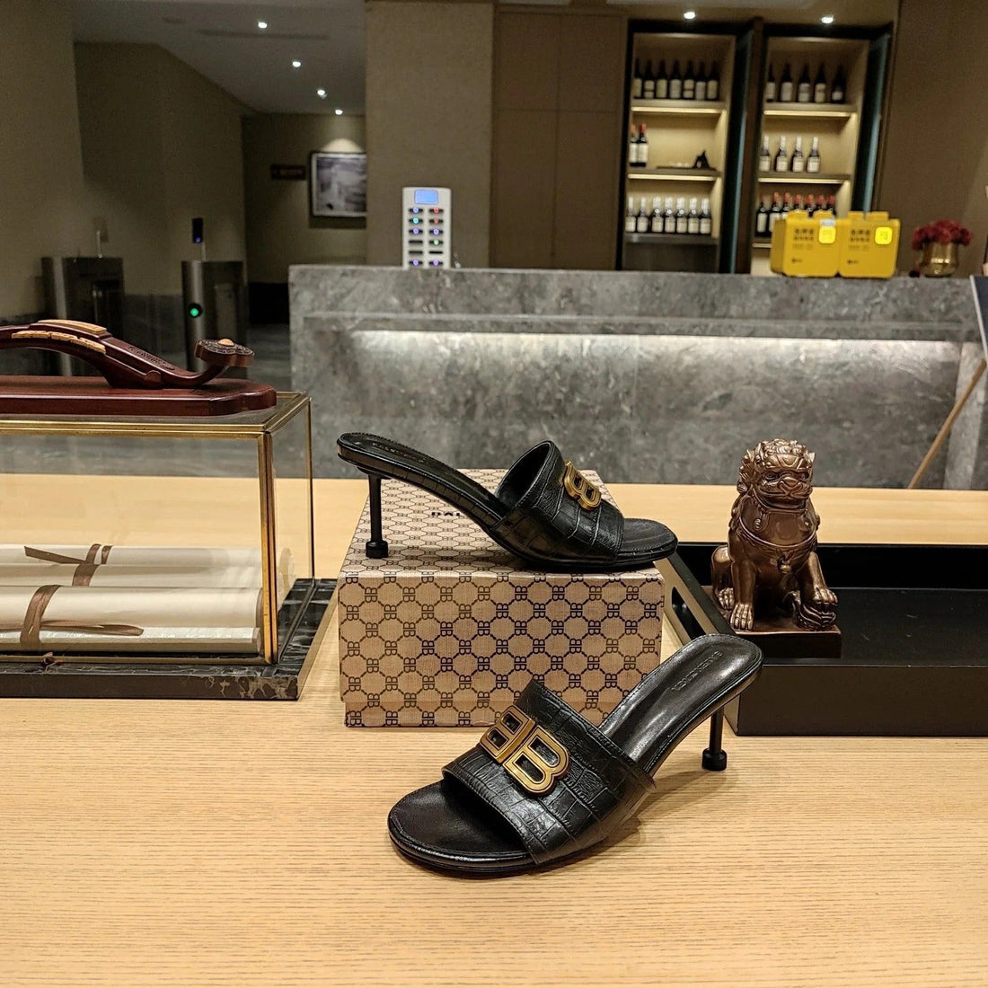 Balenciaga 26S Heeled Sandals 70 Black Crocodile Patterned Cowhide 681349