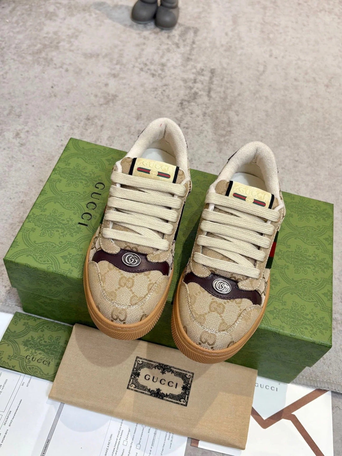 GG 26SS Screener Sneaker Beige Brown Canvas Cowhide 697183