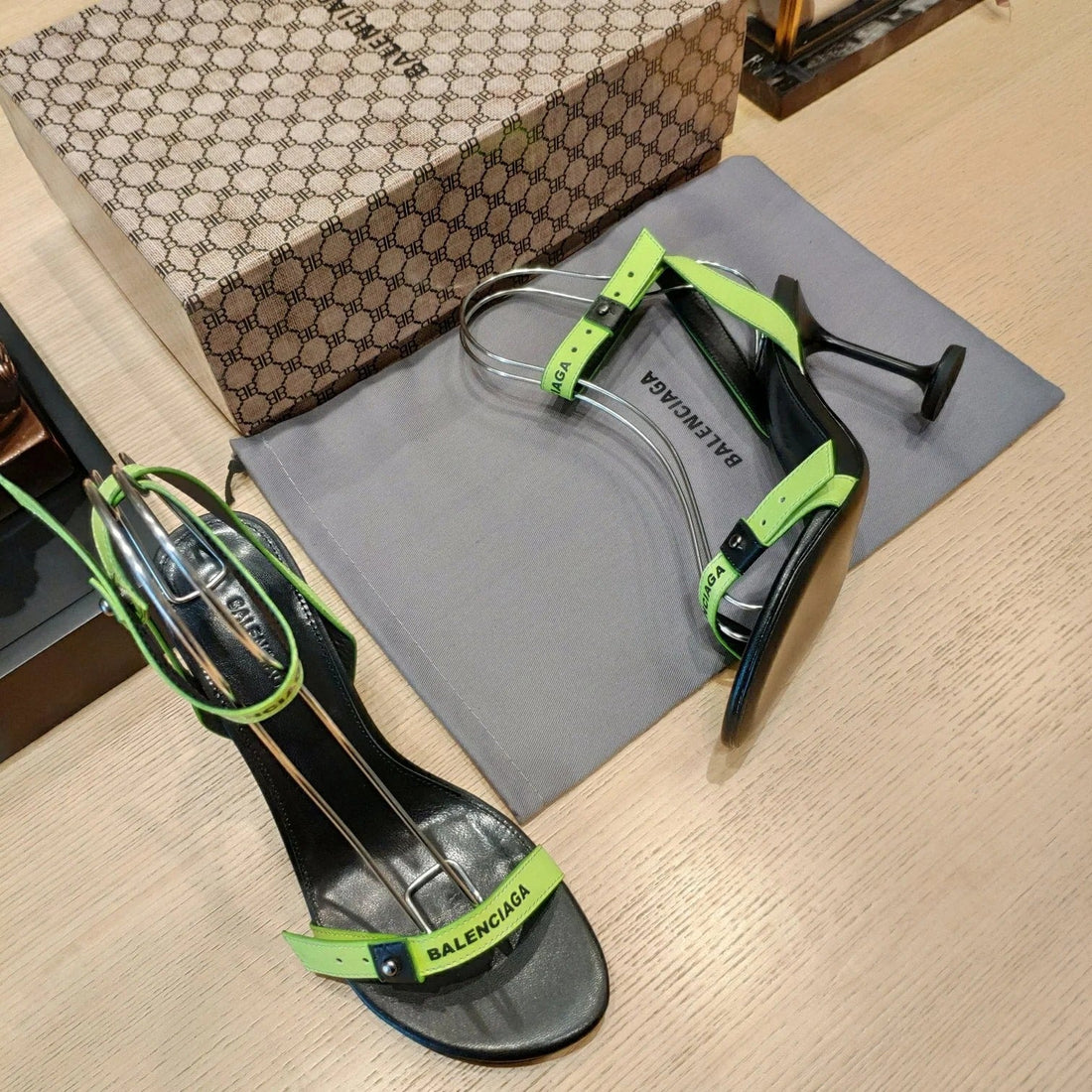 Balenciaga 26S High Heel Sandals 105 Black Green Leather 681312